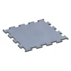 Fitness Performance Elite pavimento deportivo von WARCO im Farbdesign Gris niebla mit den Abmessungen 100 x 100 x 2 cm | 1,00 m². Produktfoto von Artikel 6150 in der Aufsicht von schräg vorne.