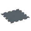 Fitness Performance Elite pavimento deportivo von WARCO im Farbdesign Verde helecho mit den Abmessungen 50 x 50 x 1 cm | 0,25 m². Produktfoto von Artikel 6163 in der Aufsicht von schräg vorne.
