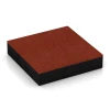 Baldosas amortiguadoras von WARCO im Farbdesign Rojo ladrillo mit den Abmessungen 50 x 50 x 11 cm | 0,25 m². Produktfoto von Artikel 6209 in der Aufsicht von schräg vorne.