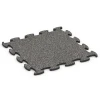 Suelo Fitness Max von WARCO im Farbdesign Granito gris oscuro mit den Abmessungen 98 x 98 x 2,8 cm. Produktfoto von Artikel 6886 in der Aufsicht von schräg vorne.