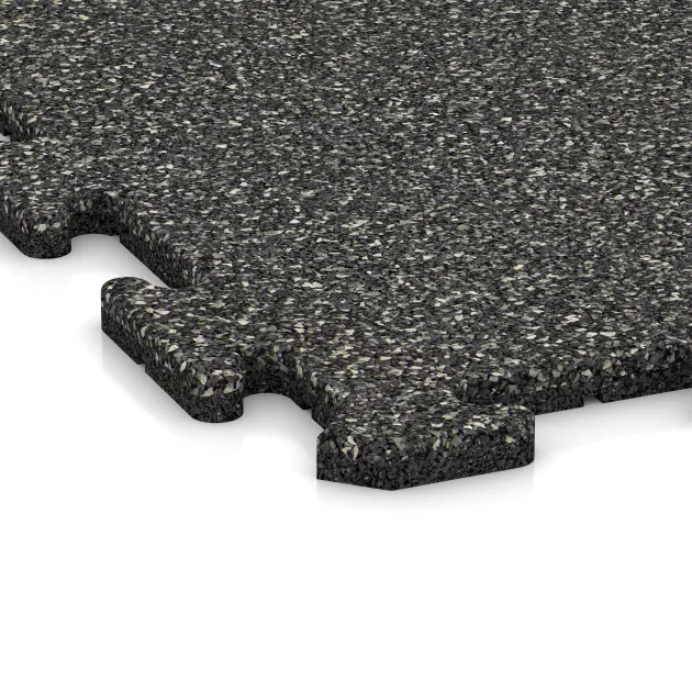 Detailaufnahme der Randausprägung von WARCO-Produkt 0300, Baldosa borde piscina, Format 1000 x 1000 x 18 mm, Farbe Granito oscuro.