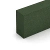 Detailaufnahme der Randausprägung von WARCO-Produkt 7030, Bloque de escalón de caucho granulado, Format 100 x 30 x 15 cm, Farbe Verde hierba.