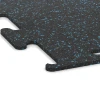 Detailaufnahme der Randausprägung von WARCO-Produkt 3754, Fitness Performance Elite Pavimento Deportivo, Format 100 x 100 x 1 cm | 1,00 m², Farbe Azul ligeramente moteado.