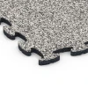 Detailaufnahme der Randausprägung von WARCO-Produkt 6752, Loseta zona de juegos, Format 44,6 x 44,6 x 1,8 cm, Farbe Granito gris.