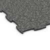 Detailaufnahme der Randausprägung von WARCO-Produkt 6805, Pavimento agility canino, Format 97,1 x 97,1 × 1,8 cm, Farbe Granito gris oscuro.