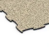 Detailaufnahme der Randausprägung von WARCO-Produkt 6838, Fitness Active suelo, Format 97,1 x 97,1 × 1,8 cm, Farbe Travertino.