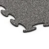 Detailaufnahme der Randausprägung von WARCO-Produkt 6904, Pavimento agility canino indoor, Format 98 x 98 × 1,8 cm, Farbe Granito gris oscuro.
