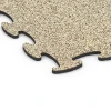 Detailaufnahme der Randausprägung von WARCO-Produkt 6928, Baldosa ferial encajable, Format 98 x 98 × 1,8 cm, Farbe Travertino.