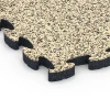 Detailaufnahme der Randausprägung von WARCO-Produkt 6847, Fitness Active suelo, Format 44,6 x 44,6 × 2,8 cm, Farbe Travertino.