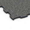 Detailaufnahme der Randausprägung von WARCO-Produkt 6850, Fitness Active suelo, Format 97,1 x 97,1 x 2,8 cm, Farbe Granito gris oscuro.