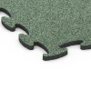 Detailaufnahme der Randausprägung von WARCO-Produkt 6888, Suelo Fitness Max, Format 98 x 98 x 2,8 cm, Farbe Césped inglés.