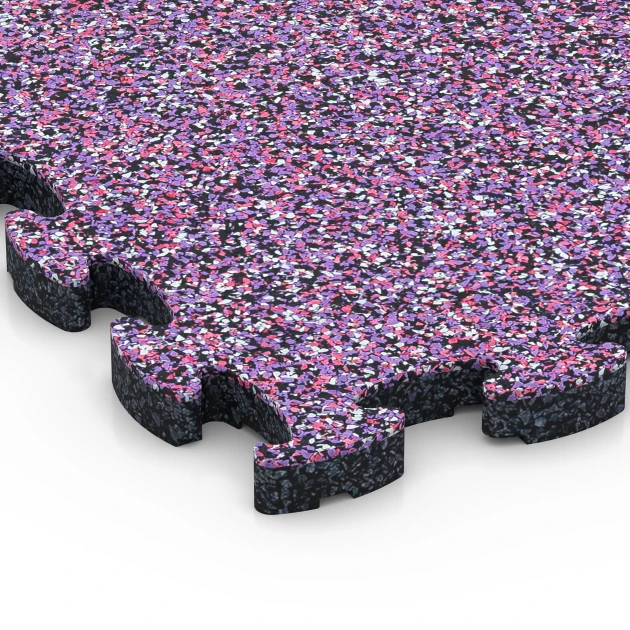 Detailaufnahme der Randausprägung von WARCO-Produkt 6774, Baldosa borde de piscina, Format 28,9 x 28,9 x 1,8 cm, Farbe Lavanda.