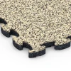 Detailaufnahme der Randausprägung von WARCO-Produkt 6775, Baldosa borde de piscina, Format 28,9 x 28,9 x 1,8 cm, Farbe Travertino.