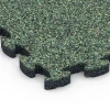 Detailaufnahme der Randausprägung von WARCO-Produkt 6816, Loseta efecto piedra encajable, Format 28,9 x 28,9 x 1,8 cm, Farbe Césped inglés.