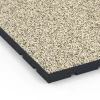 Detailaufnahme der Randausprägung von WARCO-Produkt 7147, Suelo de gimnasio para exterior, Format 60 x 60 x 4 cm | 0,36 m², Farbe Travertino.