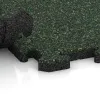 Großaufnahme vom Verbindungssystem von WARCO-Boden 5023 - Loseta de borde im Farbdesign Césped inglés. Abmessungen 1000 x 485 x 30 mm.