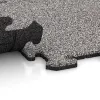Großaufnahme vom Verbindungssystem von WARCO-Boden 4593 - Pavimento deportivo para perros HD im Farbdesign Gris jaspeado. Abmessungen 500 x 500 x 18 mm.