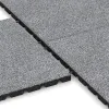 Großaufnahme vom Verbindungssystem von WARCO-Boden 5476 - Loseta de caucho para parques infantiles 3 cm - EN 1177 ≤ 100 cm im Farbdesign Gris jaspeado. Abmessungen 500 x 500 x 30 mm.