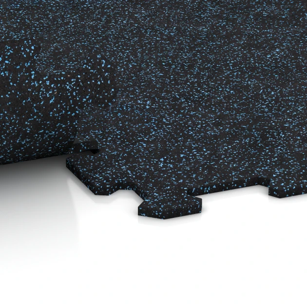 Großaufnahme vom Verbindungssystem von WARCO-Boden 1054 - Suelo de Fitness Compacto im Farbdesign Azul ligeramente moteado. Abmessungen 970 x 970 x 8 mm | 0,94 m.