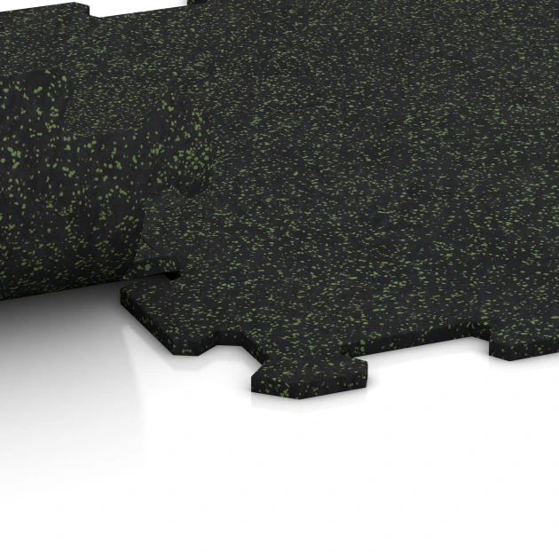 Großaufnahme vom Verbindungssystem von WARCO-Boden 0921 - Suelo de Fitness Compacto im Farbdesign Verde ligeramente moteado. Abmessungen 485 x 485 x 8 mm | 0,235 m².