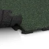 Großaufnahme vom Verbindungssystem von WARCO-Boden 1601 - Pavimento Fitness Baldosas de Goma Classic im Farbdesign Césped inglés. Abmessungen 1000 x 1000 x 30 mm.