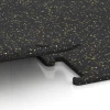 Großaufnahme vom Verbindungssystem von WARCO-Boden 3756 - Fitness Performance Elite Pavimento Deportivo im Farbdesign Amarillo ligeramente moteado. Abmessungen 100 x 100 x 1,5 cm | 1,00 m².