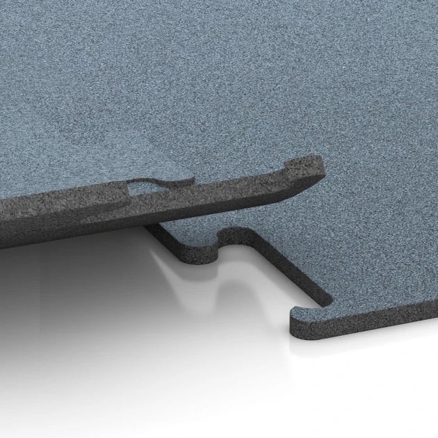 Großaufnahme vom Verbindungssystem von WARCO-Boden 6166 - Fitness Performance Elite Pavimento Deportivo im Farbdesign Plata envejecida. Abmessungen 50 x 50 x 1,5 cm | 0,25 m².