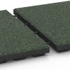 Großaufnahme vom Verbindungssystem von WARCO-Boden 6365 - Loseta de terraza Classic im Farbdesign Césped inglés. Abmessungen 50 x 50 x 4 cm.
