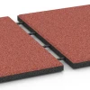 Großaufnahme vom Verbindungssystem von WARCO-Boden 6288 - Baldosas amortiguadoras im Farbdesign Rojo tomate. Abmessungen 50 x 50 x 3 cm | 0,25 m².