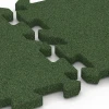 Großaufnahme vom Verbindungssystem von WARCO-Boden 6990 - Losetas de caucho para gimnasio im Farbdesign Verde hierba. Abmessungen 50 x 50 x 3 cm | 0,25 m².