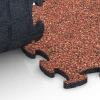 Großaufnahme vom Verbindungssystem von WARCO-Boden 6827 - Fitness Active suelo im Farbdesign Etna. Abmessungen 44,6 x 44,6 x 1,8 cm.