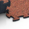 Großaufnahme vom Verbindungssystem von WARCO-Boden 6917 - Baldosa ferial encajable im Farbdesign Etna. Abmessungen 44,6 x 44,6 x 1,8 cm.