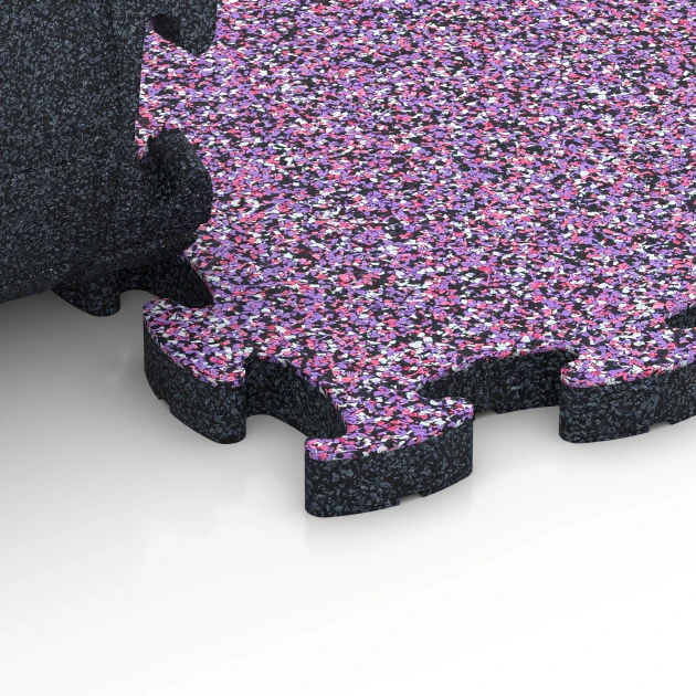 Großaufnahme vom Verbindungssystem von WARCO-Boden 6936 - Loseta amortiguadora puzzle im Farbdesign Lavanda. Abmessungen 44,6 x 44,6 × 2,8 cm.