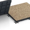 Großaufnahme vom Verbindungssystem von WARCO-Boden 7149 - Suelo de gimnasio para exterior im Farbdesign Ratán. Abmessungen 60 x 60 x 4 cm | 0,36 m².