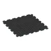 Aufsicht auf die Unterseite, also die Bodenseite von WARCO-Formteil 0310 - Baldosa borde piscina im Format 1000 x 1000 x 18 mm.