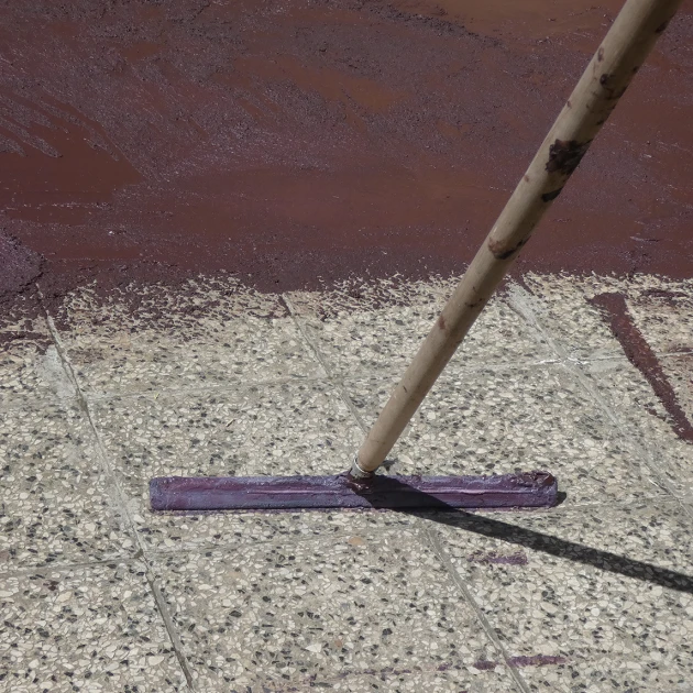 Aufsicht auf die Unterseite, also die Bodenseite von WARCO-Formteil 0033 - ALLESDICHT – Impermeabilización de balcón & terraza im Format 3 kg | 0,9 m².