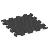 Aufsicht auf die Unterseite, also die Bodenseite von WARCO-Formteil 6892 - Suelo Fitness Max im Format 98 x 98 x 2,8 cm.