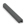 Foto der hinteren Seite vom unsymmetrischen WARCO-Formteil 2583: Kerbstone cover, Design Gris pizarra, Maße 1000 x 100 x 100 x 50 mm.